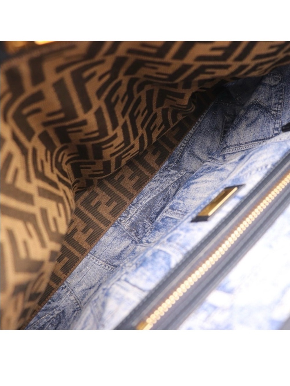 Fendi Peekaboo- large Black Leather Top-Handle Satchel with Gold Hardware. - Picture 6 of 6